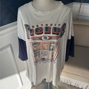 Vintage Detroit Tigers Graphic T-Shirt
